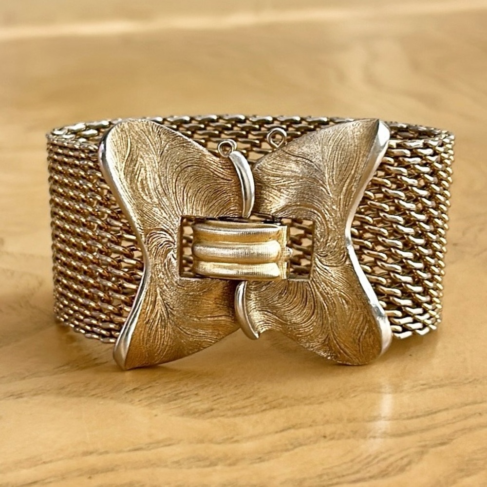 1955 Signed Crown Trifari Bracelet Gold Tone